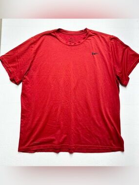 Nike Men’s XXL Red Dri‑Fit Tee – P2P 25” – Lightweight Training Shirt